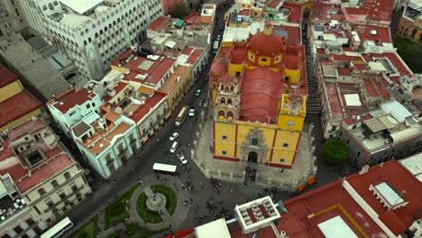 DRONE:-DOLLY-OF-GUANAJUATO-DOWNTOWN-AFTER-SUNSET