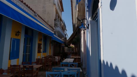 Mediterranean-architecture-style,-picturesque-restaurant-on-beautiful-alley-in-Preveza,-Greece