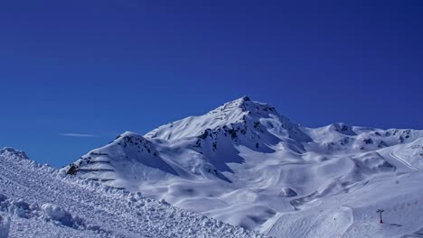 Die-Alpen-Schneebedeckte-Bergspitze-Im-Zeitraffer