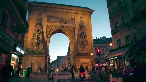 Triumphbogen-Porte-Saint-Denis,-Im-10.-Arrondissement-Von-Paris,-Frankreich
