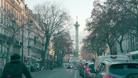 Congestion-and-Parisian-traffic-on-Bd-Beaumarchais-street-near-Place-de-la-Bastille,-Ile-de-France