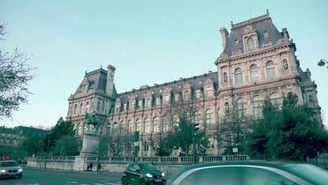 Side-view-of-the-Paris-City-Hall-and-the-statue-of-Etienne-Marcel,-Paris,-Ile-de-france