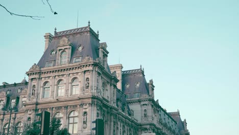 Dach-Und-Antike-Architektur-Des-Pariser-Rathauses,-Hôtel-De-Ville-De-Paris,-In-Frankreich
