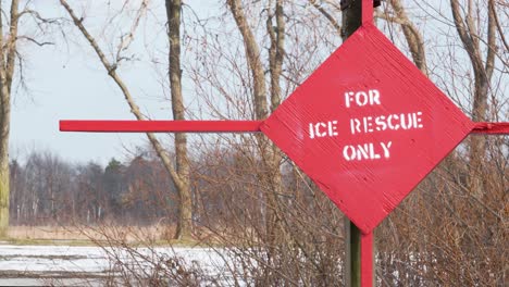 Static-medium-shot-of-a-ice-rescue-sign