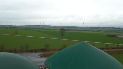 El-Futuro-De-La-Agricultura:-Moderna-Planta-De-Biogás-Y-Granja-En-La-Unión-Europea
