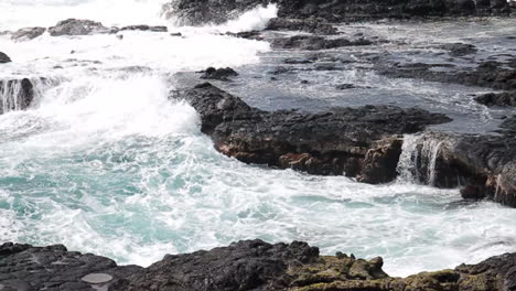 Waves-Crash-Against-Rocky-Shore-in-Hawaii