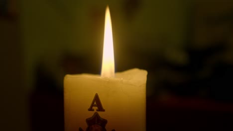 Kerze-Auf-Religiösen,-Hausgemachten-Ritus