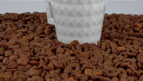 Dynamischer-Slider-Shot-Zeigt-Traditionellen-Türkischen-Kaffee