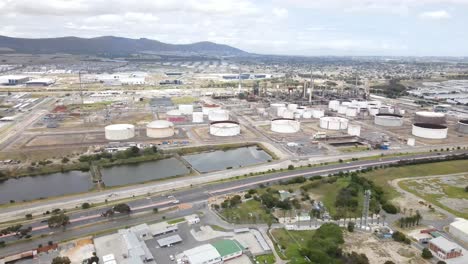 Refinería-De-Energía-De-Ciudad-Del-Cabo-Y-Planta-De-Tratamiento-De-Aguas-Residuales
