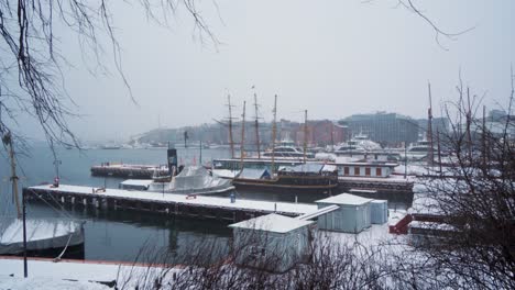 Winter-Scene-View-Of-Moored-Boats-And-Yachts-At-Aker-Brygge-District