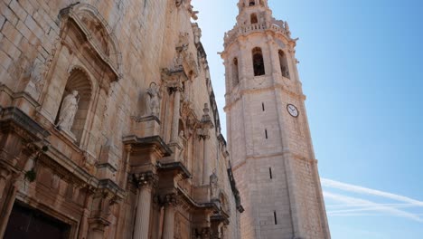 Kirche-Von-San-Juan-Bautista-In-Alcalá-De-Chivert,-Spanien