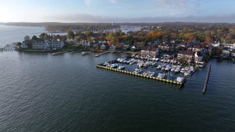 Marina-dock-with-boats-in-Annapolis-Maryland