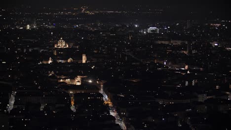 Santa-Maria-Delle-Grazie-Glühend-Umgeben-Von-Mailand-Stadtbild,-Nachtansicht