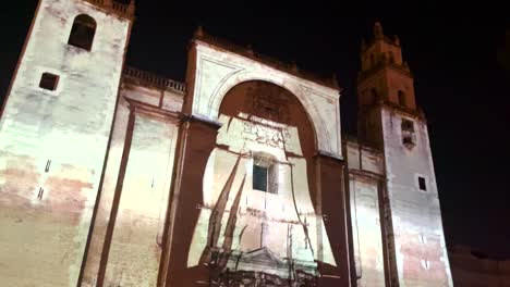 videomapping-show-showing-a-spanish-galleon-on-the-facade-of-the-cathedral-of-merida-yucatan