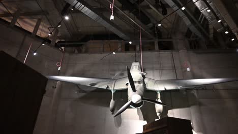 Avión-De-Guerra-En-El-Museo-De-La-Segunda-Guerra-Mundial-En-La-Ciudad-Polaca-De-Gdansk