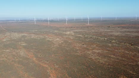Luftdrohnenschwenk-über-Park-Für-Erneuerbare-Energien-Klimawandel-Wind-Solarpark-Umwelt-Tourismus-Reisehafen-Augusta-Adelaide-Südaustralien-4k