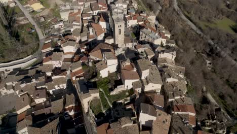 Cocullo,-Italy-skyline-drone-video-pull-back