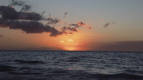 Dramatic-Sunset-Sky-In-Tropical-Paradise-Of-Wailea-Beach-Resort-In-Maui,-Hawaii,-United-States