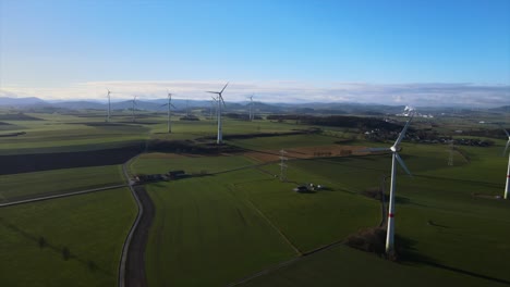Generación-De-Energía-Limpia-En-Sauerland:-Un-Campo-De-Turbinas-Eólicas-Que-Proporciona-Energía-Sostenible-En-Un-Día-Soleado-En-Brilon