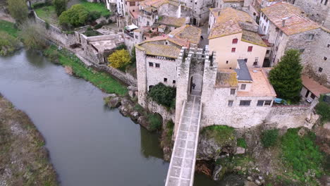 Aerial-view-of-the-entrance-bridge-of-Besalú-ih-Catalonia,-Spain