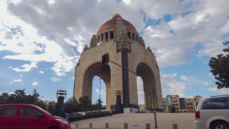 Zeitraffer-Des-Denkmals-Der-Revolution-In-Mexiko-Stadt