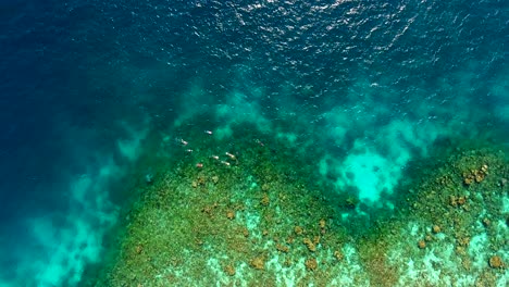 Schnorchelgruppe-In-Den-Wunderschönen-Riffen-Der-Malediven