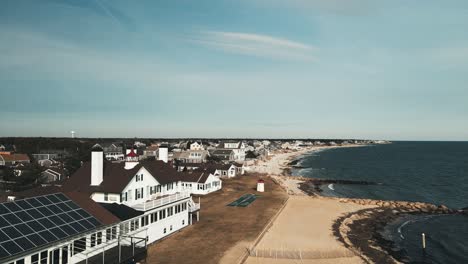 Coastal-Inn-on-beach-in-New-England-Northeast-USA