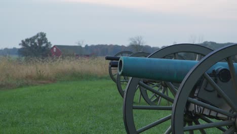 Cannon-at-sunrise-in-Gettysburg