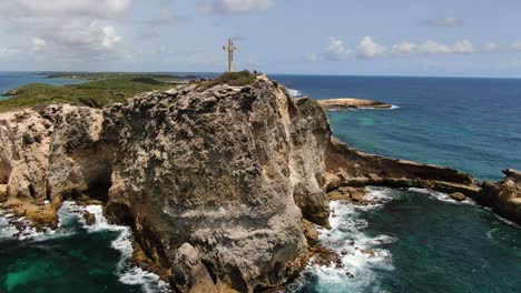 Drohnen-Videosequenz-über-Die-Bucht-„le-Souffleur“-In-Guadeloupe