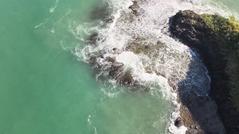 The-Beauty-of-Ocean-Waves-and-Coastal-Rocks
