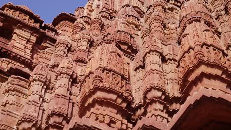 Antike-Hinduistische-Tempelarchitektur-Aus-Verschiedenen-Blickwinkeln-Am-Tag
