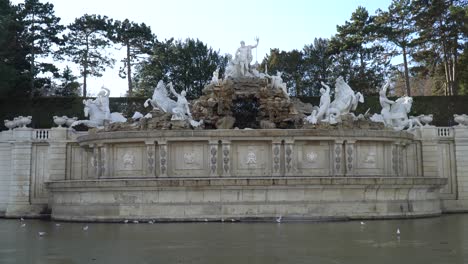 View-of-the-sculptures-at-the-Gloreitte-at-Schonbrunn-palace-in-Vienna,-Austria