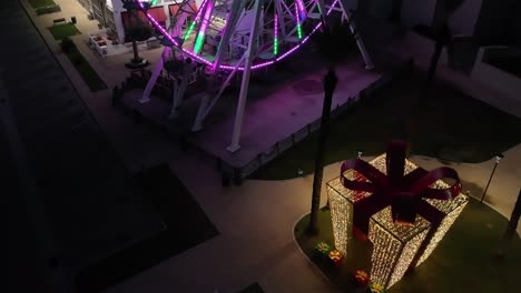 Umgekehrte-Enthüllung-Eines-Beleuchteten-Riesenrads