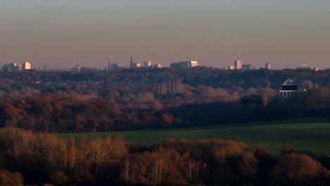 Coventry-City-Skyline-Lange-Linse-Am-Frühen-Morgen-Antenne-Landschaft-Herbst-Winter-Bäume-Uk