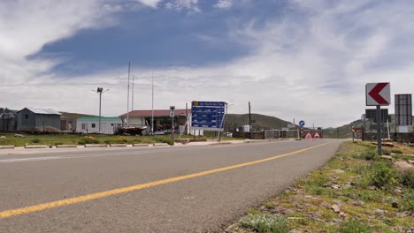 Nicht-Viel-Aktion-Am-Sani-Top-Grenzposten,-Sani-Pass-Lesotho-Afrika