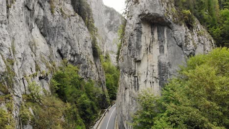 Massive-Felsschluchten-Der-Bicaz-Schlucht---Hasmas-Nationalpark-Im-Nordosten-Rumäniens