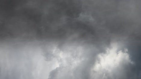 Gewitter-Donner-Und-Cumulonimbuswolken-4k