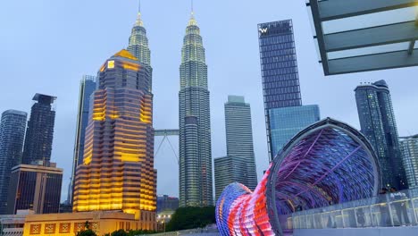 Majestic-view-of-Petronas-Twin-Towers-at-night-Kuala-Lumpur