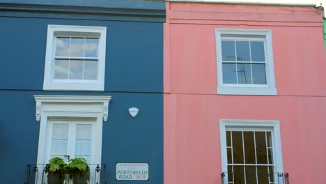 Paredes-Coloridas-De-Casas-En-Notting-Hill,-Londres,-Reino-Unido---Panorámica