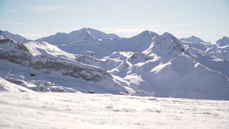 Wide-establishing-shot-of-white-snowy-alp-mountains