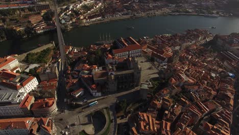 Die-Erstaunliche-Stadt-Porto-Draufsicht