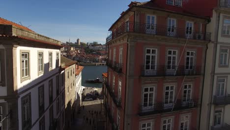 Panoramablick-Auf-Die-Berühmte-Ribeira-Straße-Von-Porto