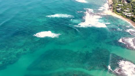 Filmische-Luftaufnahme-Einer-Unglaublichen-Inselküste-Von-Hawaii