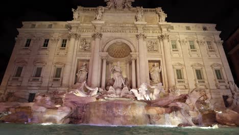 Rome-Trevi-Fountain-wide-shot-from-the-front-at-Night