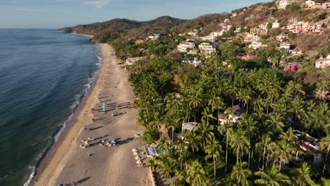 Sayulita,-Mexico's-main-beach-and-town