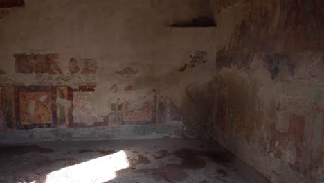 Pompeii,-Italy-room-pan-left-to-right-with-shadow