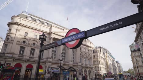 Piccadilly-Circus-London-Underground-station-entrance