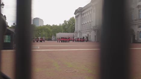 Queens-Guard-marching-in-Buckingham-Palace