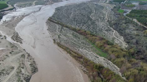 Río-Hinchado-Con-Aguas-De-Inundación,-Río-Santa-Clara-Después-De-Fuertes-Lluvias