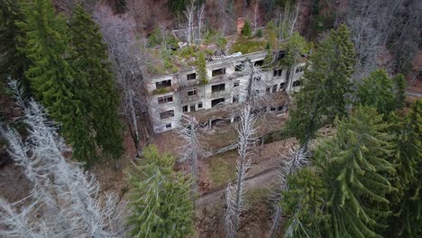Aerial-view-of-abandoned-Sanatorium-in-the-outskirts-of-Zagreb,-Croatia
